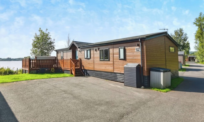 South Lakeland Leisure Village Cottage | GERRIDA LODGE, pet friendly, with pool in Tewitfield