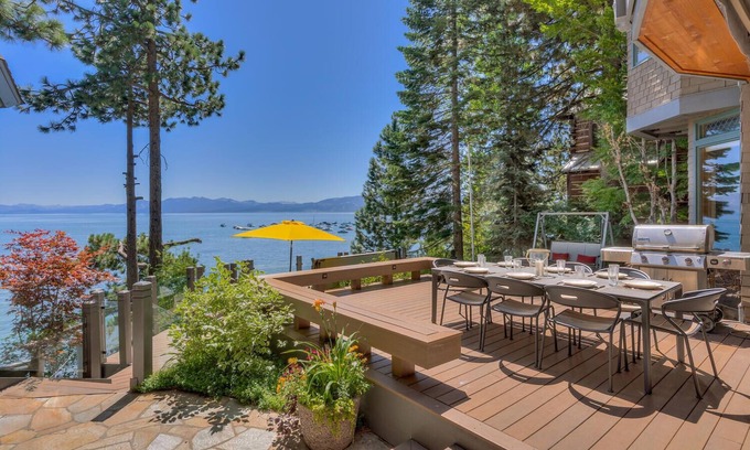 Lake Forest House | Gerry G. - Lakefront - TLUXP