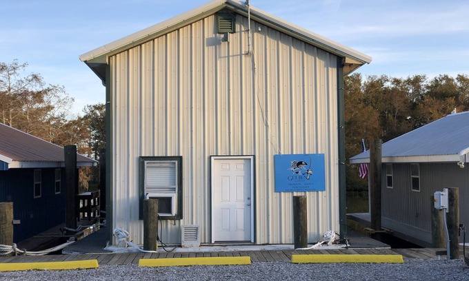 Venice Boat Rental | Get Bent Lodge - A Cypress Cove, Venice La houseboat WITH STARLINK WIFI!