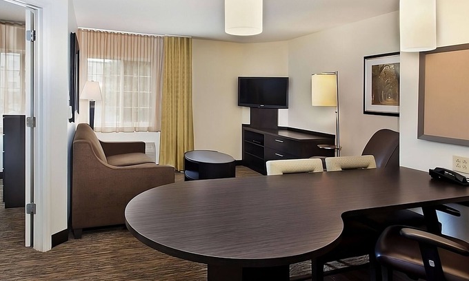Horsham Apartment | Get Some Refreshing Rest! Free Parking, Pet-friendly Property, Near Lukens Park