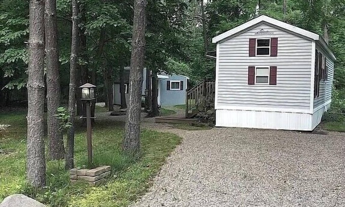 Angola House | Getaway cottage near lake James, private lake and beach 3 mi fr Pokagon St Park
