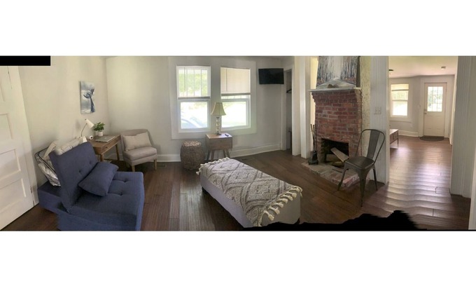 New Bern Cottage | Getaway Country Cottage - Entire House with Fireplace - Pet Friendly