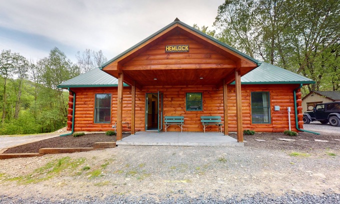 Gaines Cabin | Getaway Dream on Pine Creek Hemlock Cabin bring family or friends or just two