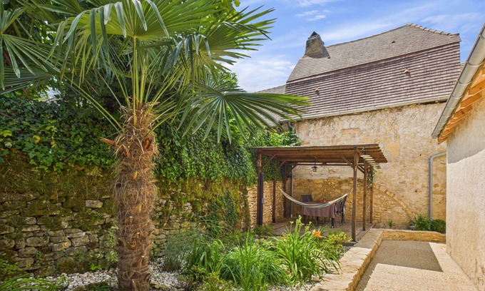 Auriac-du-Perigord Ski Chalet | Getaway for 2 in Auriac with cozy garden