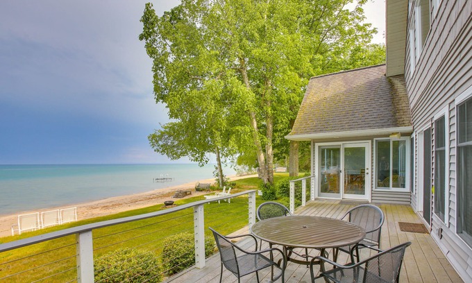 Northport House | Getaway on Crystal Clear Lake: Main & Guest House!