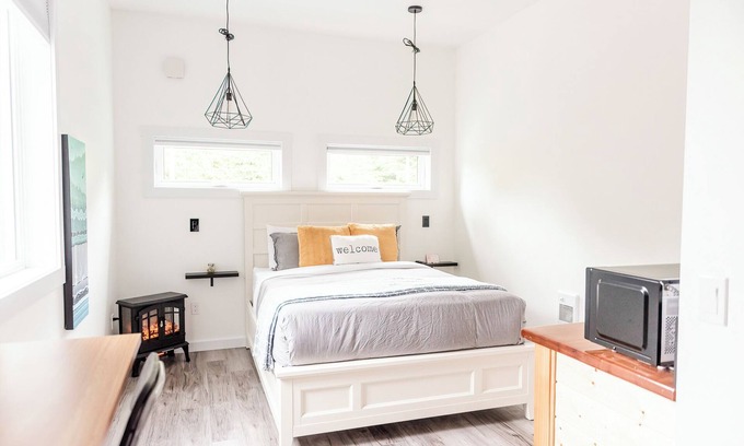 Ucluelet Apartment | *Getaway Private Suite "El Faro"
