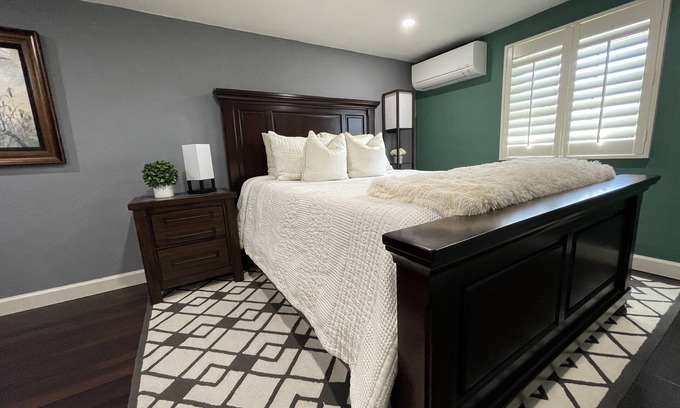 Southgate Apartment | Getaway Suite-HOT TUB! -5 miles from Beach!