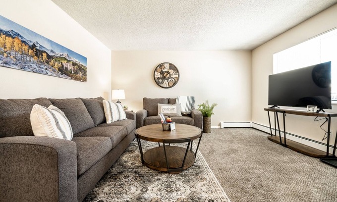 Rockrimmon Condo | ⁂GETAWAY SUITE! Condo - Sleeps Five - 2 BR/1BA⁂