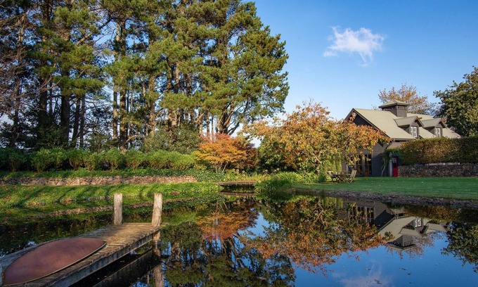 Wildes Meadow Other | Getawayz NSW - Architectural Masterpiece - The Lakeside Barn.