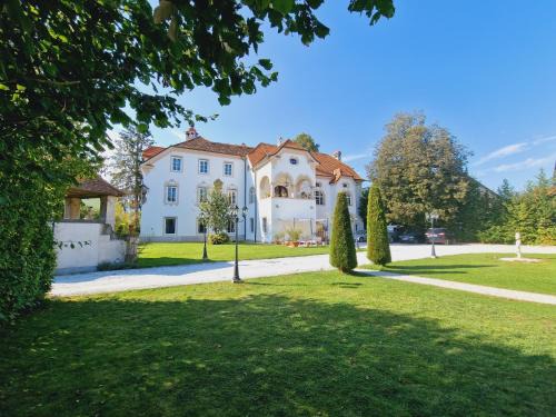 Knittelfeld Bed & Breakfast | Gewerkenschlössl Zeilinger
