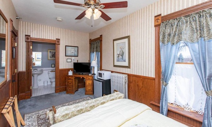 Rush City House | GH 7 · #7 Grant House- The Wilder Suite