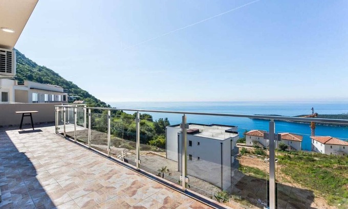 Seoca Apartment | GH# New Penthouse with a pool and a sea view