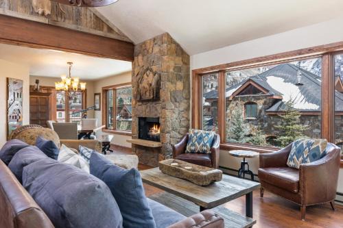 Telluride House | Ghostriders 11 by AvantStay Top Floor Condo w Large Patio Mountain Views
