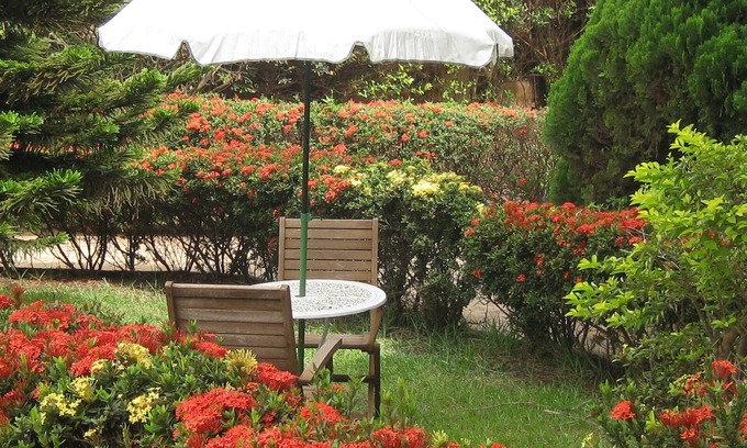 Adenta House | Ghouse room A Ideal For Friends family And Corporate