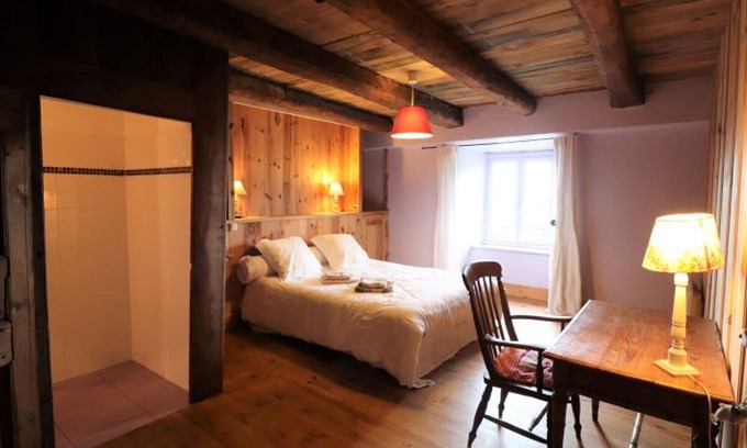 Saint-Remy-de-Chaudes-Aigues Cottage | Gite Saint-Rémy-de-Chaudes-Aigues, 6 bedrooms, 12 persons