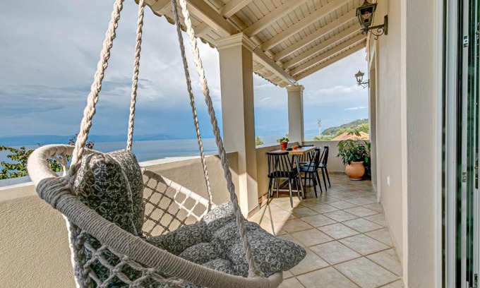 Chlomos House | Gialos Holiday House