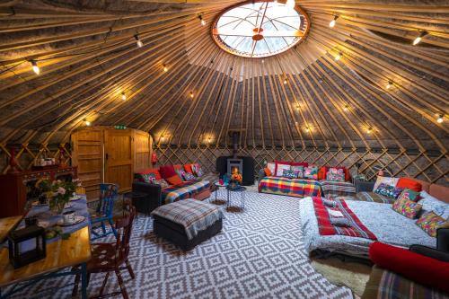 Scunthorpe Other | Giant Yurt Sleeping 8 with Spa, Catering, Walled Gardens, Nature Reserve, Free Parking