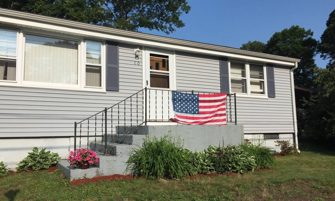 Niantic House | Giants Neck Heights. Booking Fall 2025!