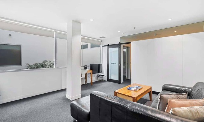 Sullivan's Cove Apartment | Gibson's Mill waterfront warehouse apartment - 204