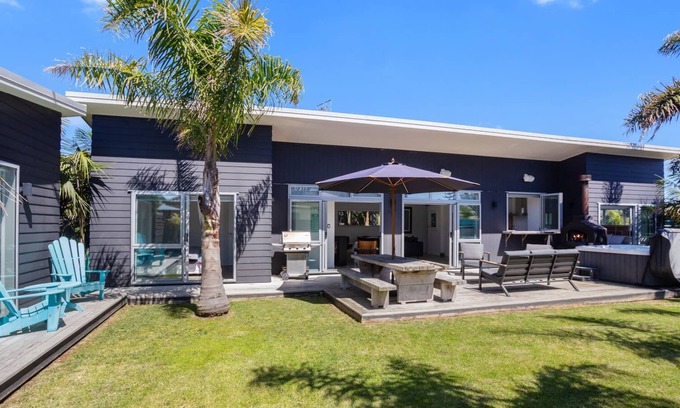 Waihi Beach House | GIBSONS GARAGE - WAIHI BEACH HOLIDAY HOME in Waihi Beach
