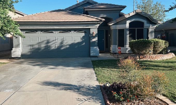 Gilbert House | Gilbert HOME AWAY FROM HOME -Relax and Enjoy-3 queen bed-2 bath