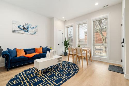 Bronzeville Apartment | Gilean Urban Retreat