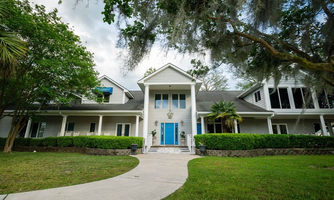 White Lake House | GilligansIslandResort.com White Lake Mansion w/Pvt Pier & Boat Dock Sleeps 18