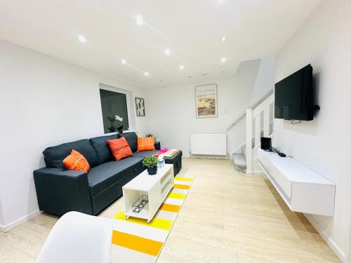 Gillingham House | Gillingham Home with garage