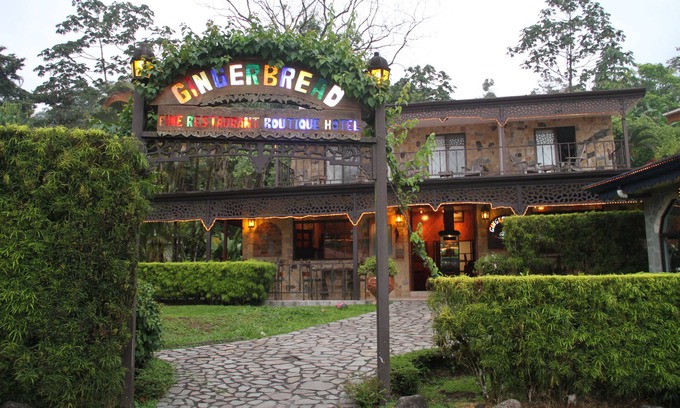 Nuevo Arenal Bed & Breakfast | Gingerbread Hotel and Restaurant
