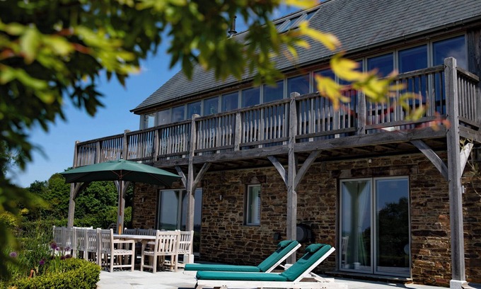 Totnes House | GITCOMBE RETREAT, luxury holiday cottage, with pool in Cornworthy