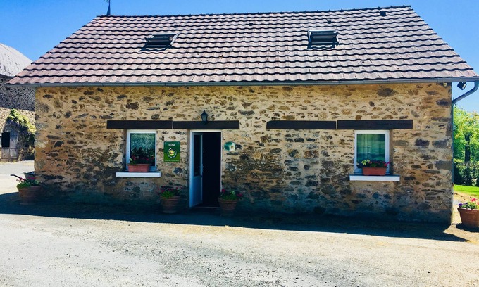Troche House | Gite à la Ferme à 5 Minutes de Pompadour Cité du Cheval