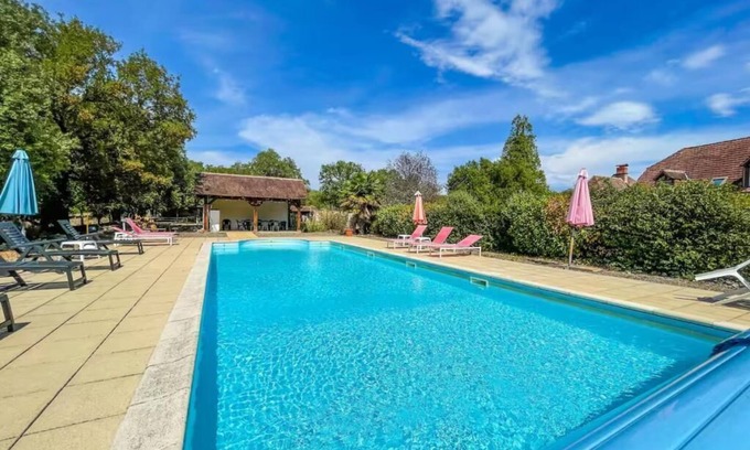 Martel Bed & Breakfast | Gite 06-La Vigne, with pool & jacuzzi-16 pers