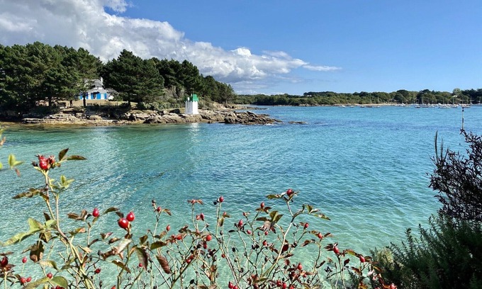 Saint-Evarzec House | Gîte 4/6 pers, l'escale des elfes with covered and heated swimming pool, near the sea