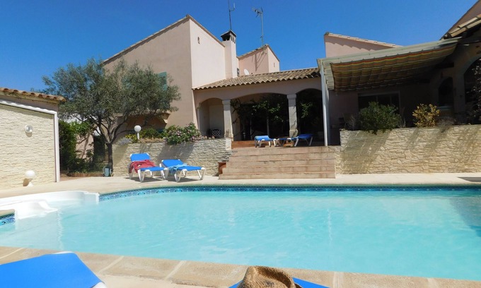 Villetelle Bed & Breakfast | Gîte at the gateway to the Camargue, heated swimming pool, 2 bedrooms, garden, parking