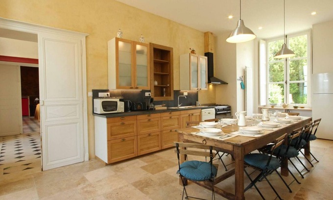 Bellavilliers Cottage | Gite Bellavilliers, 6 bedrooms, 14 persons