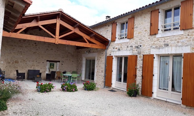 Champagnac-de-Belair Cottage | Gite Champagnac-de-Belair, 3 bedrooms, 5 persons