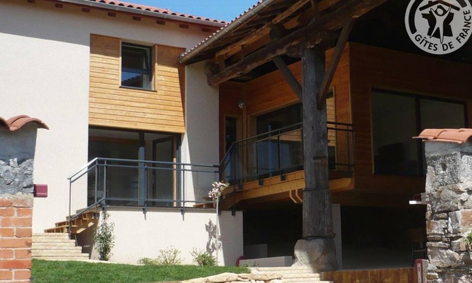 Chazelles-sur-Lyon House | Gite Chazelles-sur-Lyon, 4 bedrooms, 10 persons