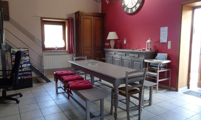 Cerfontaine Apartment | Gîte close to the clock