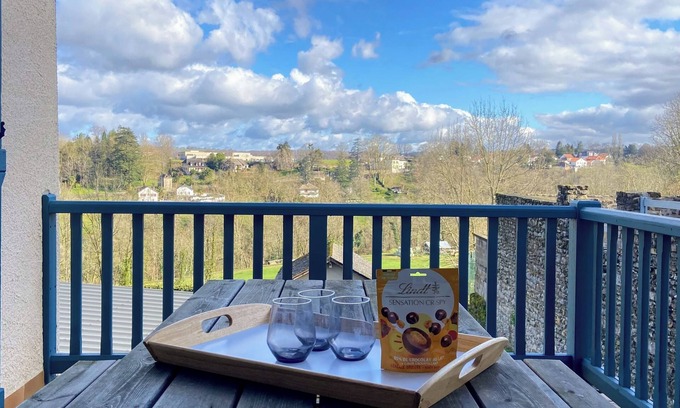 Oloron-Sainte-Marie Apartment | Gîte d'Ossau, cosy apartment in the heart of the Sainte Croix district