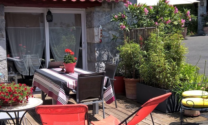 Saint-Esteben House | Gite de Charme au Pays Basque Intérieur Pour 2 Personnes Amoureux de la Nature