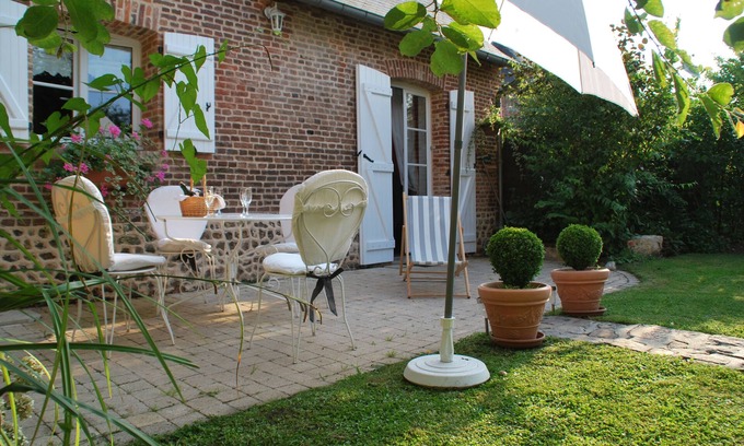 Cleres Cottage | GITE DE LA CLERETTE, cozy little nest, pretty tourist village, shops, SNCF