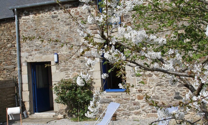 Corseul Cottage | Gîte for 8 people in a charming house, 10 minutes from the sea