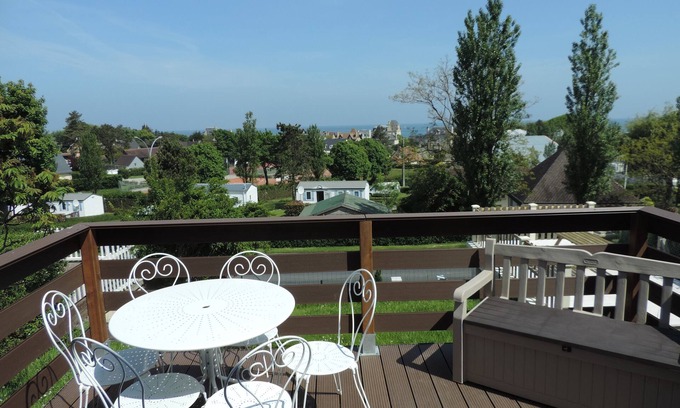 Arromanches-les-Bains Cottage | GITE in Arromanches with beautiful sea views and close to the sea