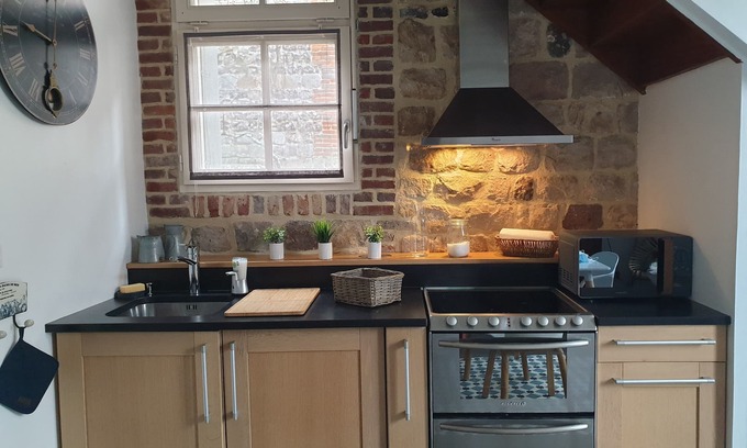 Veules-les-Roses House | Gîte in the heart of Veules-les-roses 300m from the beach
