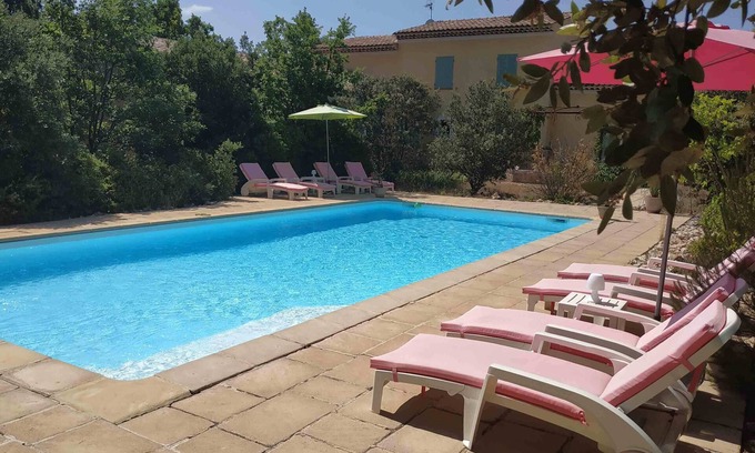 Regusse Cottage | Gîte l'olivier in the heart of the verdon, 15 minutes from the lower gorges and 30 minutes from the lakes.