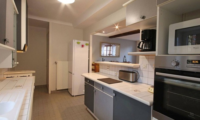 La Mesniere Cottage | Gite La Mesnière, 4 bedrooms, 12 persons