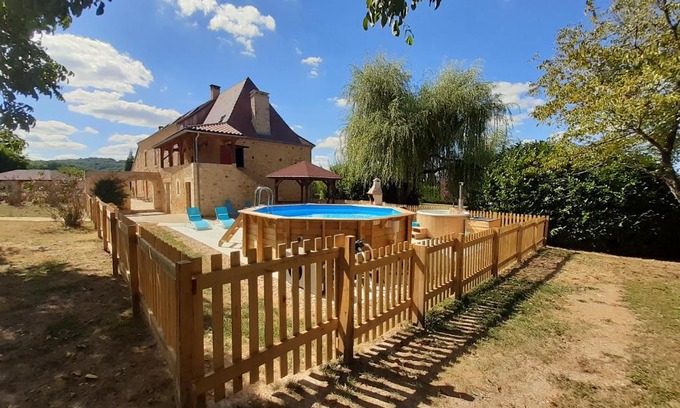 Siorac-en-Perigord Apartment | Gite La Périgourdine Domaine BENESTER 4 à 6 personnes