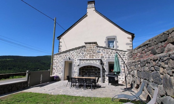Laveissiere Cottage | Gite Laveissière, 3 bedrooms, 6 persons