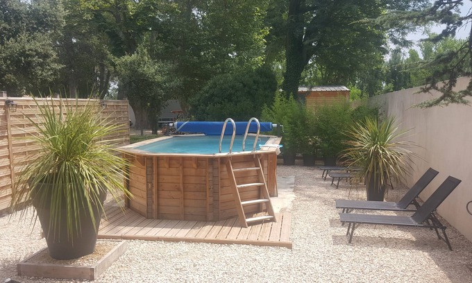 Bedarrides Cottage | Gite LE PILA new air-conditioned apartment located in a park