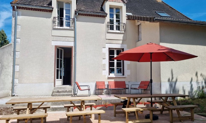 Briare House | Gîte les 2 cygnes: a gentle adventure on the banks of the Loire